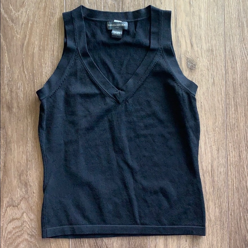 Banana Republic Small V Neck Tank